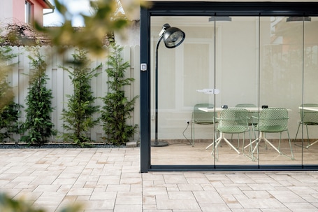 Courtyard. Olivia 9teen Hotel Boutique