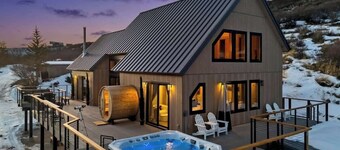 Beautiful Alpine Retreat: Hot Tub,Sauna, 360 Views