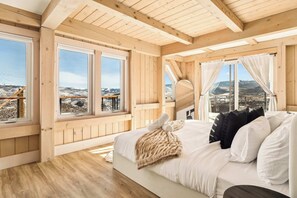 4 多间卧室、熨斗/熨衣板、旅行婴儿床、WiFi