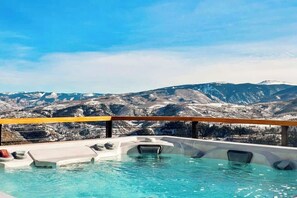 Tina de hidromasaje al aire libre