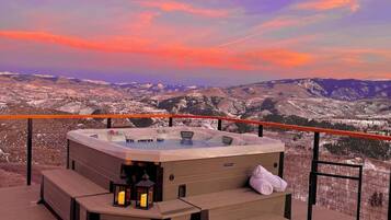 Tina de hidromasaje al aire libre