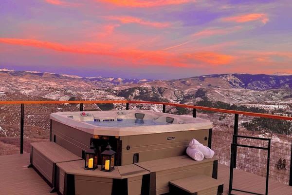 Tina de hidromasaje al aire libre