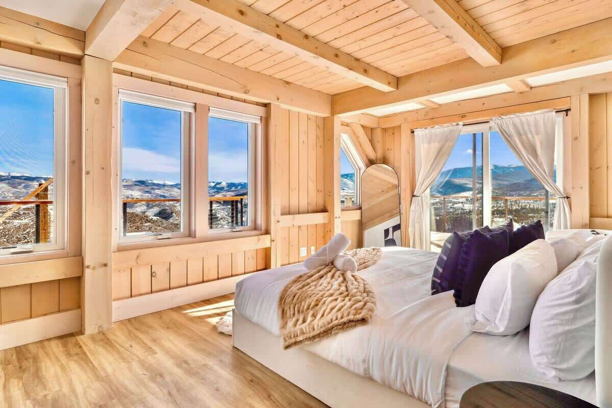 4 bedrooms, iron/ironing board, travel crib, WiFi