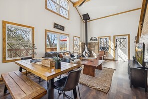 Cabin, 2 Bedrooms | Living area | Smart TV