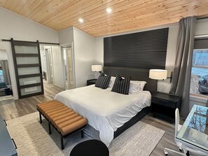 1 slaapkamer, een bureau, een strijkplank/strijkijzer, wifi