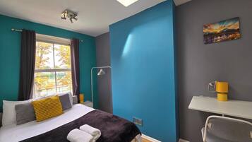 House | 4 bedrooms, iron/ironing board, free WiFi, bed sheets