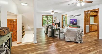 The Bend at Big Creek (Jacksboro, TN)