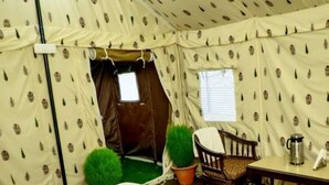 Deluxe Tent | 1 bedroom, free WiFi - Kumbh Mela Camps Prayagraj (Prayagraj)