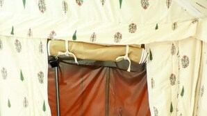Combined shower/bathtub, towels, soap, shampoo - Kumbh Mela Camps Prayagraj (Prayagraj)