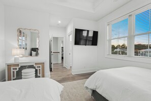 6 室のベッドルーム、アイロン / アイロン台、WiFi (無料)、ベッドシーツ