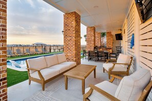 屋外ダイニングエリア