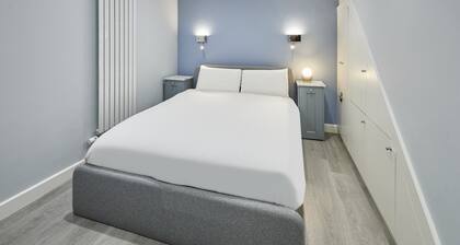 Host & Stay | Harrow Bothy