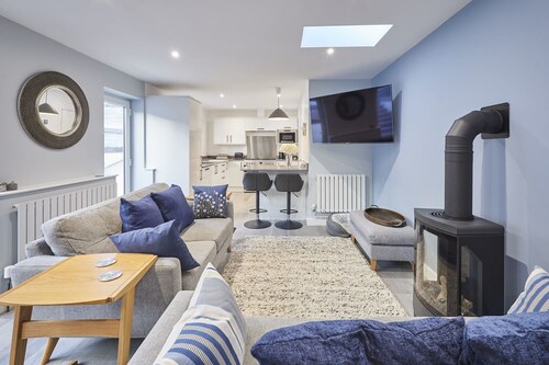 Host & Stay | Harrow Bothy