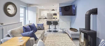 Host & Stay | Harrow Bothy