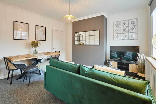 Offices - Host & Stay | Joffre Avenue (Castleford)