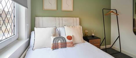 4 soverom, strykejern/-brett, wi-fi og sengetøy