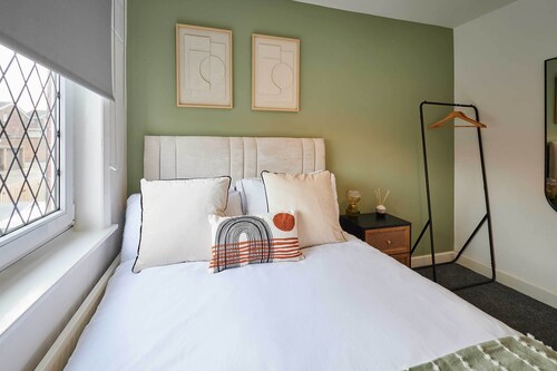 Host & Stay | Joffre Avenue