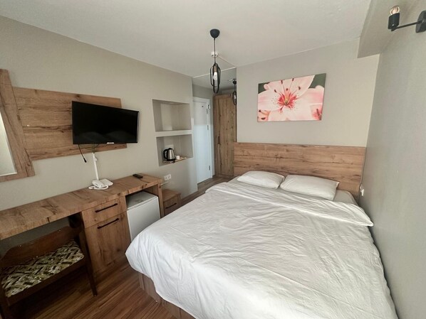 Desk, free WiFi, bed sheets - Old Town Tekirdağ (Tekirdag)