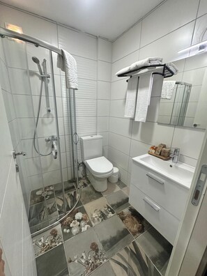 Shower, hair dryer, towels, soap - Old Town Tekirdağ (Tekirdag)