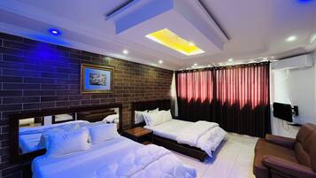 Quarto duplo conforto, 1 quarto | Lençóis italianos Frette, roupas de cama premium, edredons de pluma