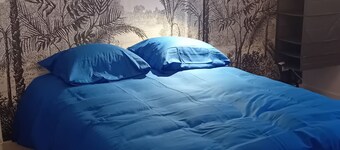 Chambre2 privée Cosy et Fonctionnelle Haute Gamme Vue sur Château +Jardin Patio.