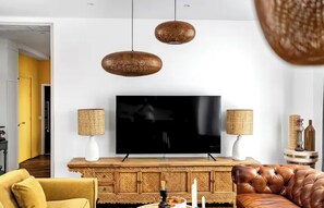 TV - A MEMORABLE PARISIAN EXPERIENCE NEXT TO LE MARAIS - RUE ST SABIN (Paris)