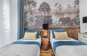 3 bedrooms, desk, iron/ironing board, free WiFi - A MEMORABLE PARISIAN EXPERIENCE NEXT TO LE MARAIS - RUE ST SABIN (Paris)