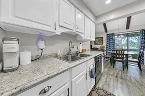 Fridge, microwave, stovetop, dishwasher