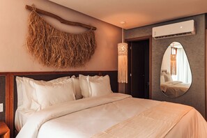 Suite, Non Smoking, Private Pool | 1 bedroom, Frette Italian sheets, premium bedding, pillowtop beds