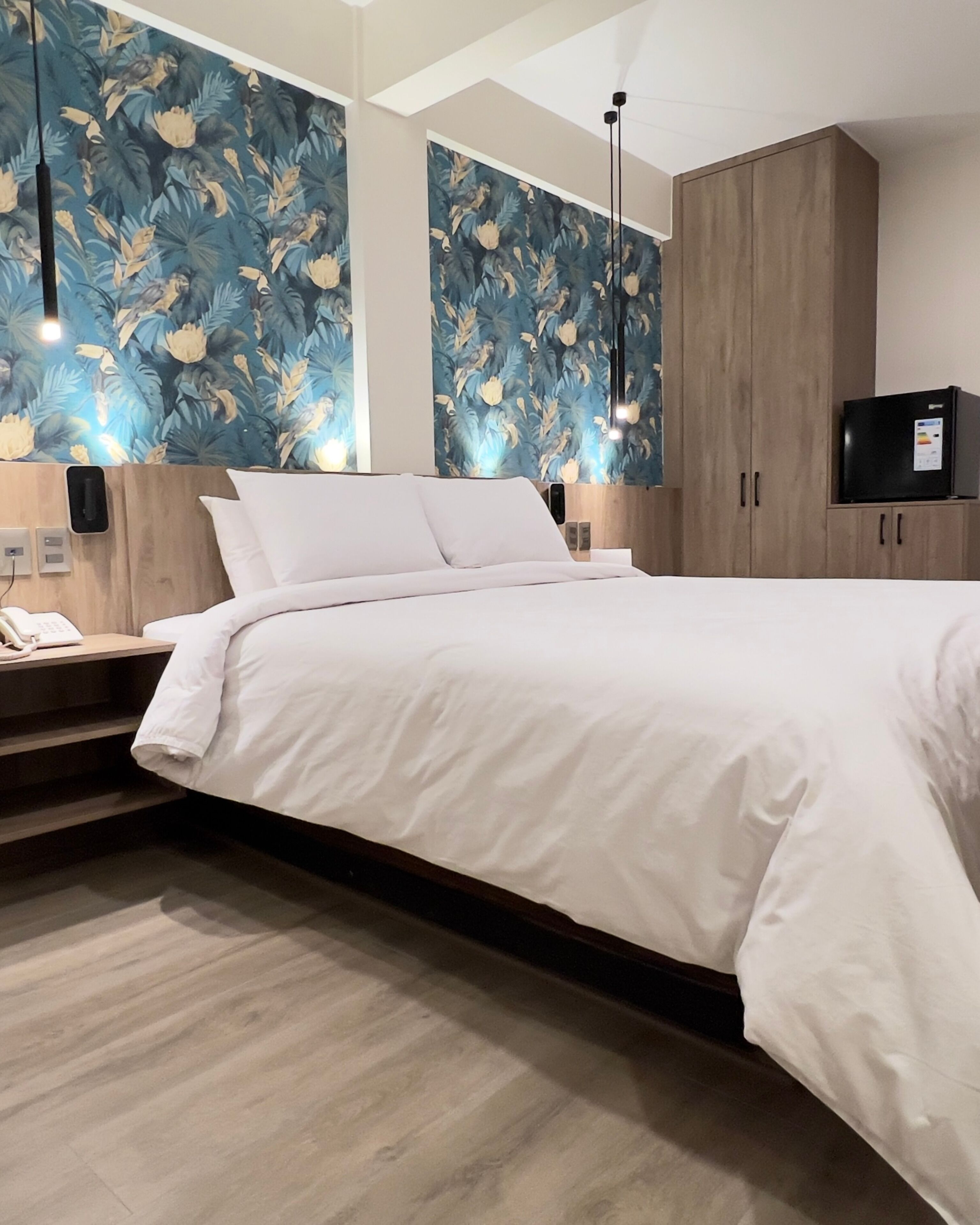 Minibar, wifi gratis y ropa de cama 