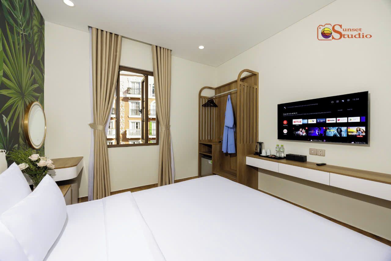 Dobbeltrom – superior, balkong, byutsikt | Minibar, individuelt dekorert, individuelt innredet og skrivebord