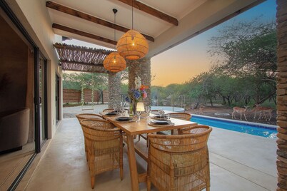 The Duchess. Luxury Safari Villa - Kruger National Park