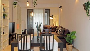 Flat-screen TV - Trendy Flat near Marconi (Rome)