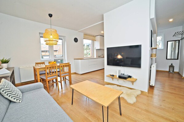 Apartament Comfort, balcó, vistes al jardí | 1 dormitori, planxa i posts de planxar i wifi gratuïta