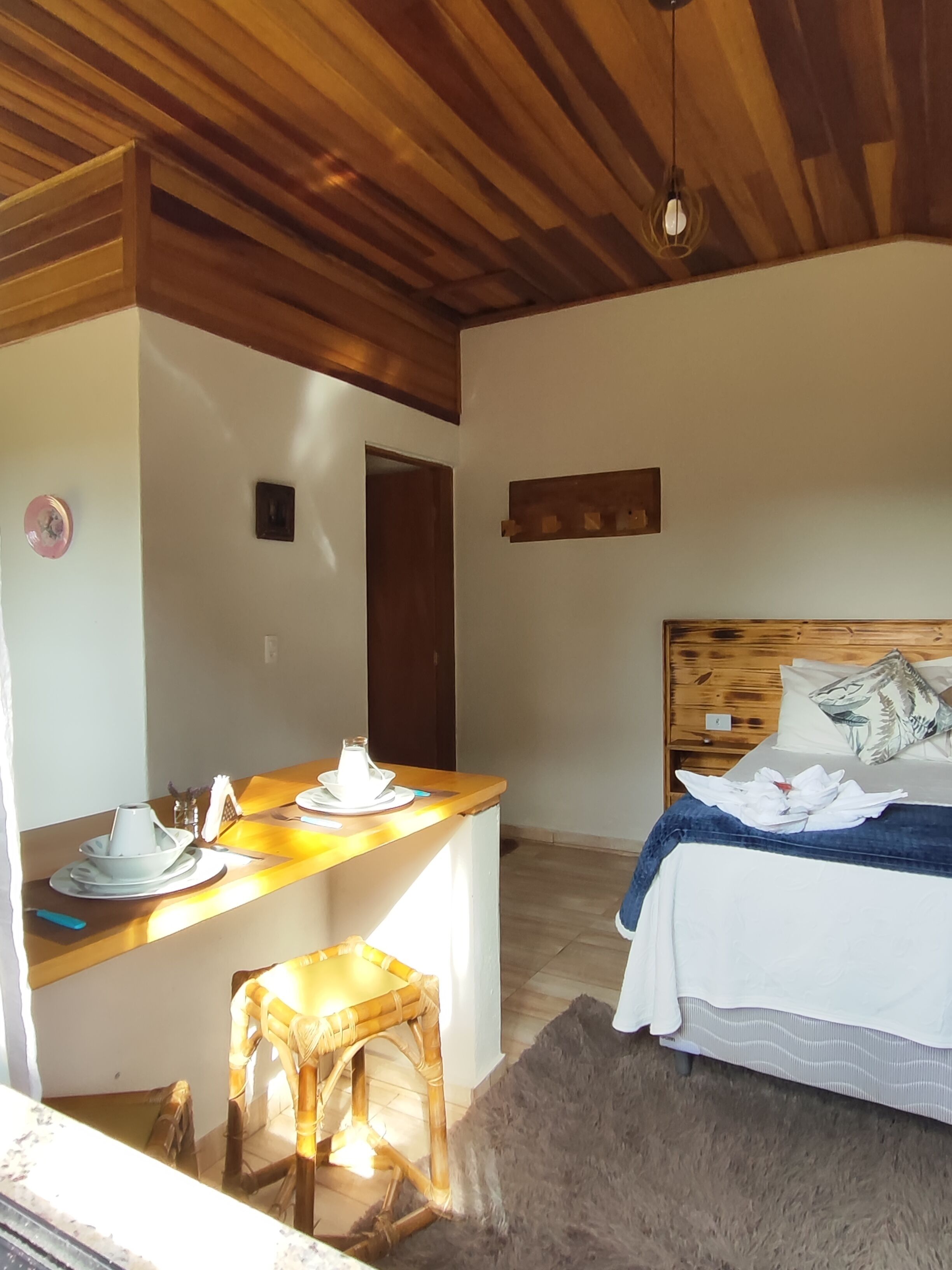 1 quarto, Wi-Fi de cortesia, roupa de cama