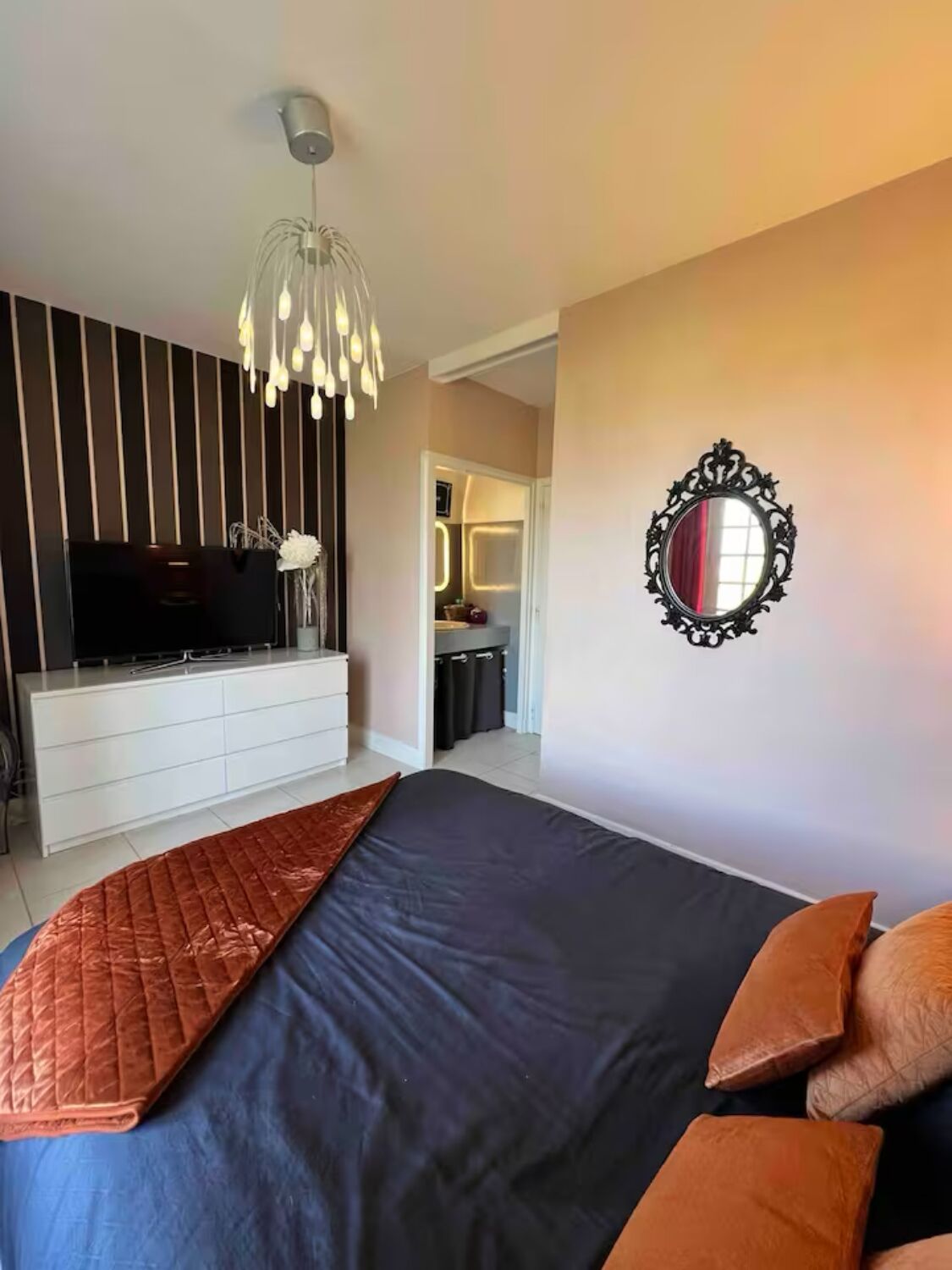 7 soverom, strykejern/-brett, wi-fi og sengetøy