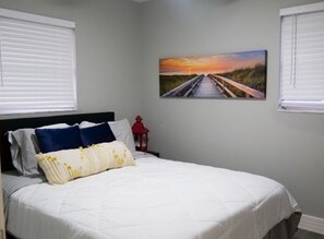 3 habitaciones, tabla de planchar con plancha, wifi y ropa de cama