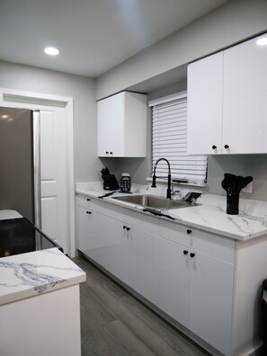 Private kitchen - HOME AWAY FROM...HOME!! (Fort Myers)
