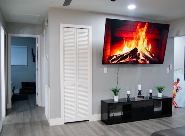 Interior - HOME AWAY FROM...HOME!! (Fort Myers)