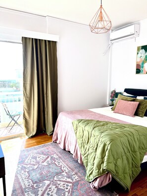 3 bedrooms, desk, iron/ironing board, travel cot