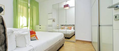 1 bedroom, iron/ironing board, free WiFi