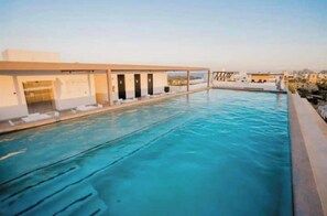 Pool - modern condo with gym Alberca playa in A few steps (Cabo San Lucas)