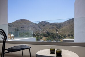 Villa supérieure, 3 chambres, piscine privée, vue sur la montagne | Balcon