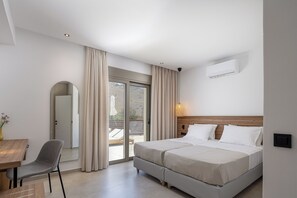 Luxury Villa, 2 Bedrooms, Private Pool, Mountain View | Interior