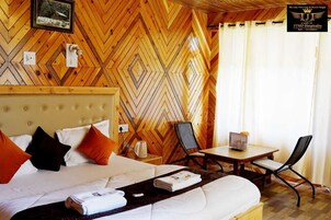 Desk, laptop workspace, free WiFi