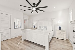 4 habitaciones, escritorio, tabla de planchar con plancha y wifi gratis