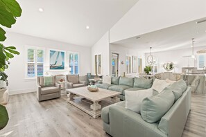 Smart TV, video games, offices - Community Pool and Private Beach, Arcade, Hot Tub (Miramar Beach)