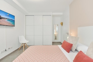 2 chambres, fer et planche à repasser, Wi-Fi, draps fournis