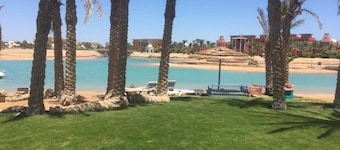 Stunning Lagoon View Villa in El Gouna