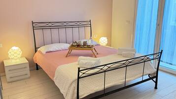 2 多间卧室、熨斗/熨衣板、免费 WiFi、床单